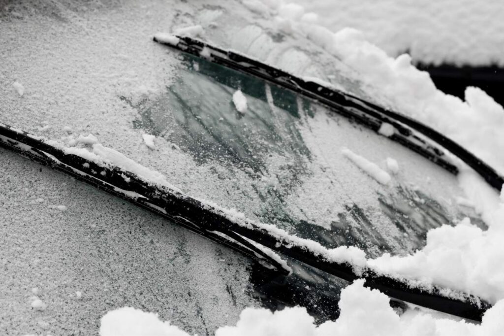 How to defrost windshield in summer